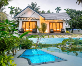 La Riva Lakeside Private Pool Villa Kochi by VOYE HOMES
